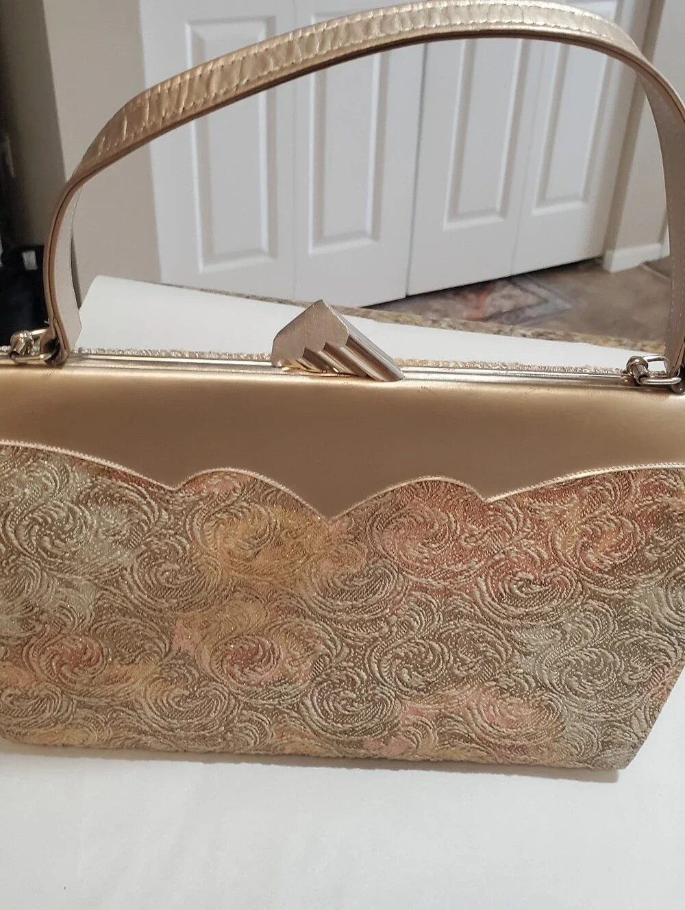 VINTAGE JOHANSEN HANDBAG. TAPESTRY FLORAL. 1950/1960S. CLASSY. ELEGANT